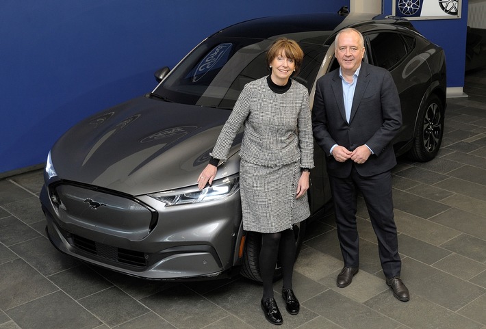 Oberbürgermeisterin Reker zu Besuch bei den Ford-Werken