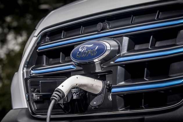 Ford E-Transit kurz vor Markteinführung – bereits jetzt testen Flotten das voll-elektrische Nutzfahrzeug auf der Straße