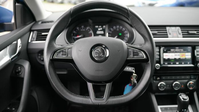 Klangtransformation im Skoda Octavia II: Lautsprecher-Upgrade für perfekte Audioqualität