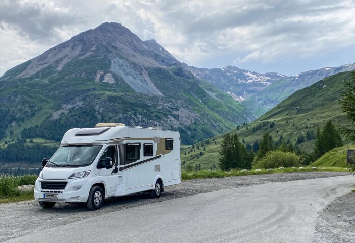 Wenn das Unglück eintritt: So sind Sie mit den richtigen Versicherungen während Ihres Wohnmobilurlaubs optimal geschützt