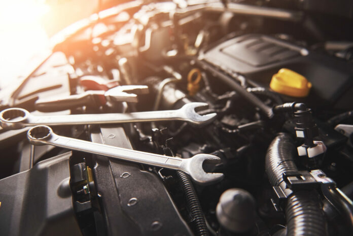 Die besten Methoden zur fachgerechten Entsorgung von Batterien, Motoröl und anderen gefährlichen Flüssigkeiten