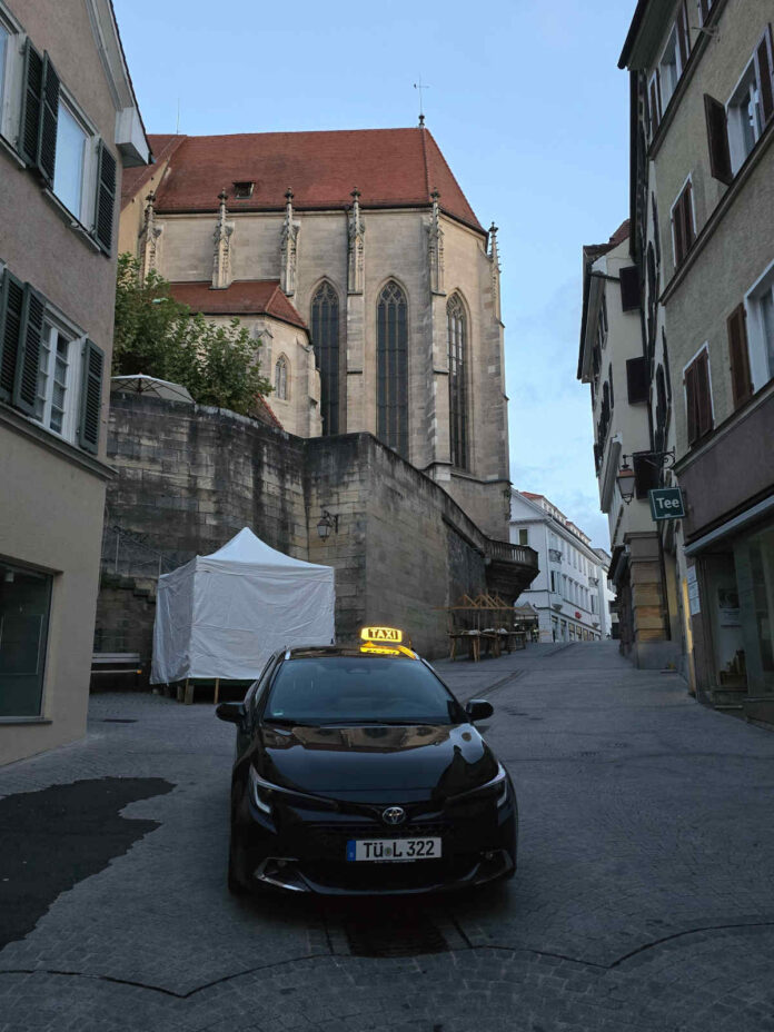 Der Taxi-Preisrechner von Renna Taxi Tübingen: Ihr Wegweiser zu den besten Preisen für Taxifahrten