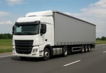 Zukunftsorientierte Mobilität: Der Einfluss des neuen EU-Gesetzespakets ’26 auf die Speditionsbranche hinsichtlich CO₂-Grenzausgleichs und Führerscheinregelungen